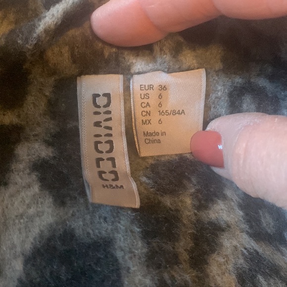 H& M Divided brand Grey and Black Leopard Print , Full length coat - Picture 5 of 7